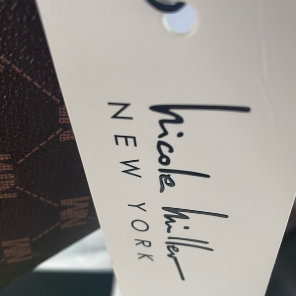 Nicole Miller Brown Crossbody Bag with Elegant Design and Coin Pouch - Picture 4 of 11